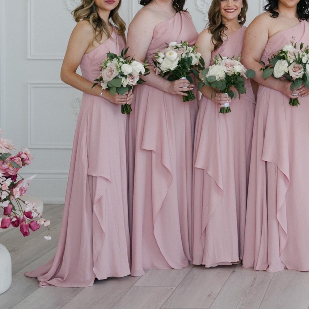 David’s Bridal bridesmaids dress in “Ballet” (dusty rose pink)